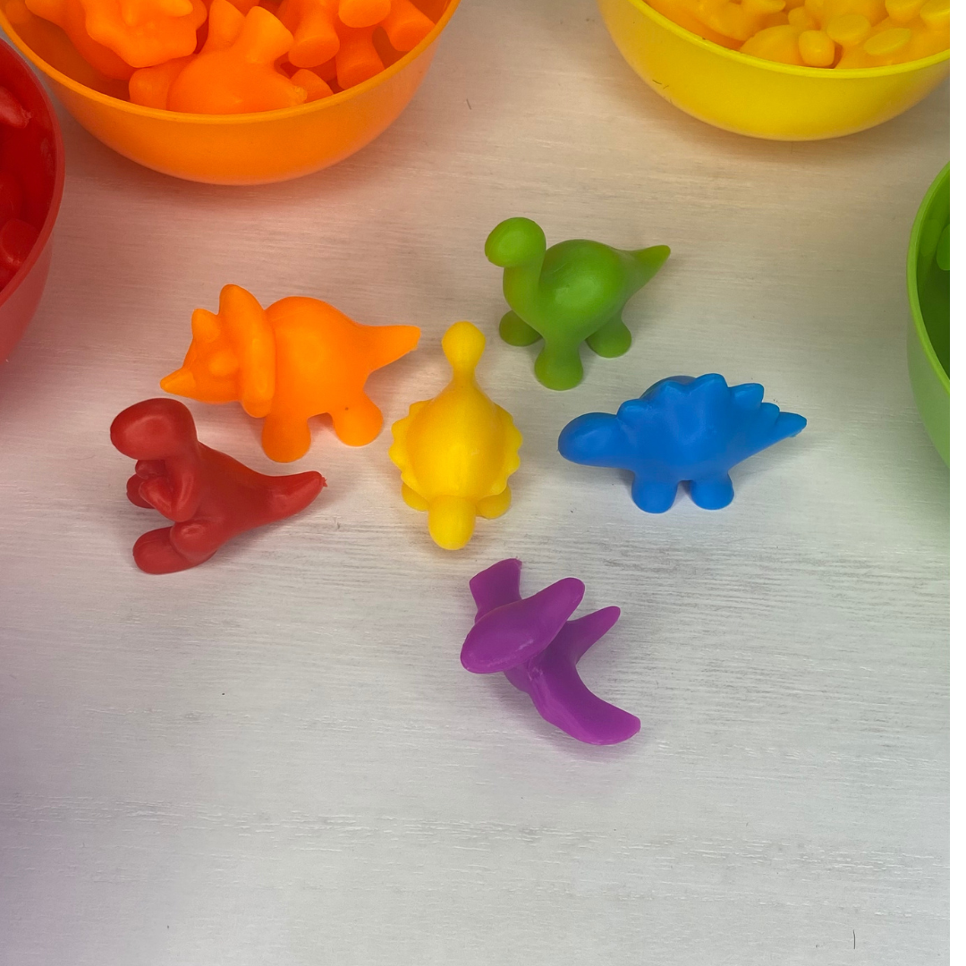 Adorable dinosaur counters for your kiddos ages 3-6 years old!