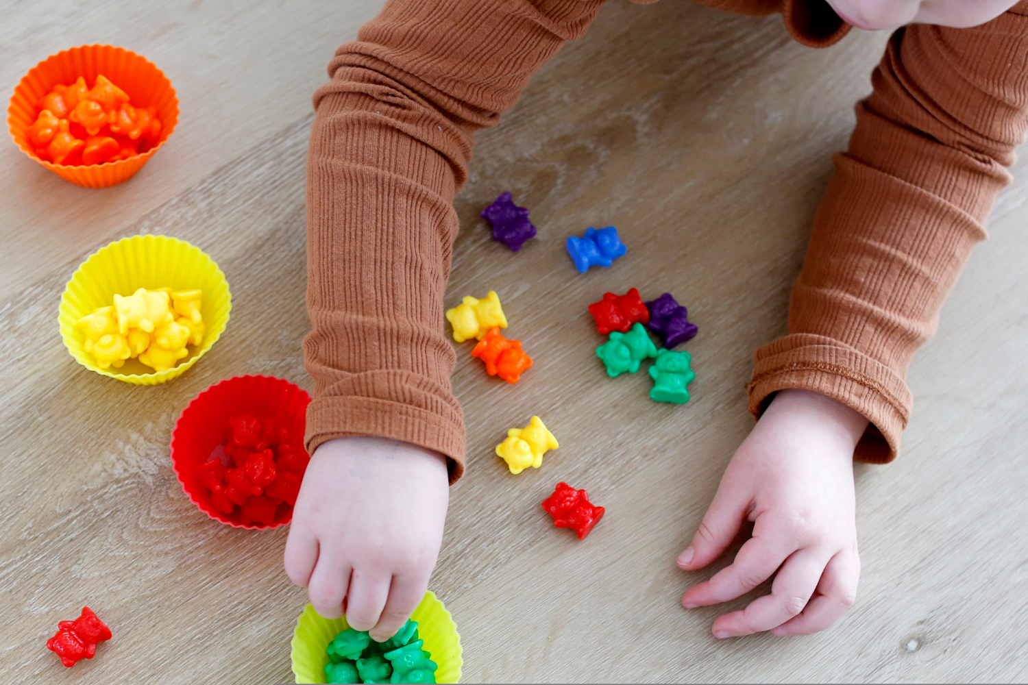 build fine motor skills with our rainbow counting bears
